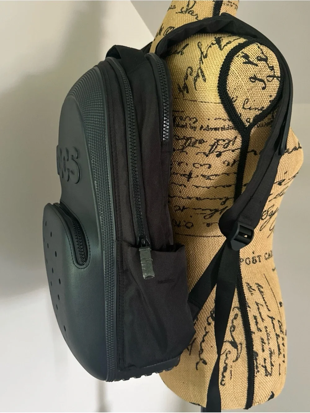 Crocs Large Black Backpack Zip Closure w/ Pockets Adjustable Strap Travel School